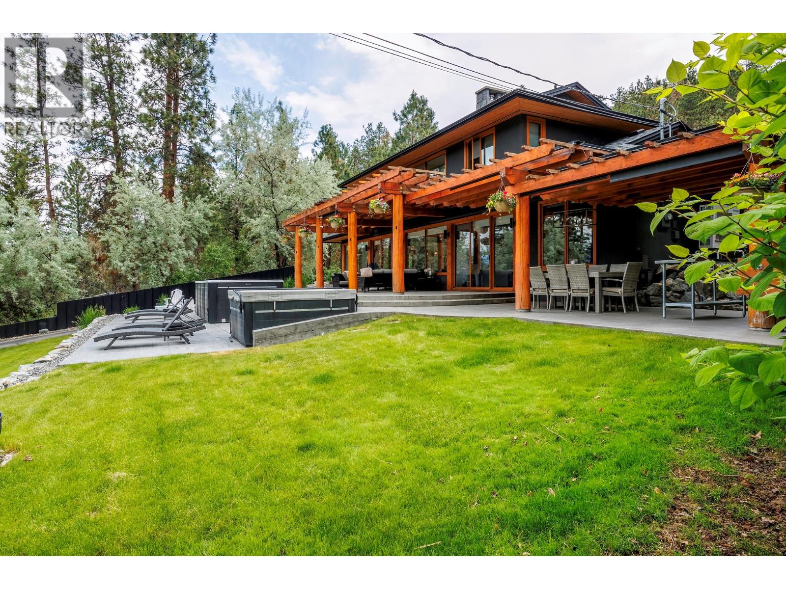 9887 Okanagan Centre Road W