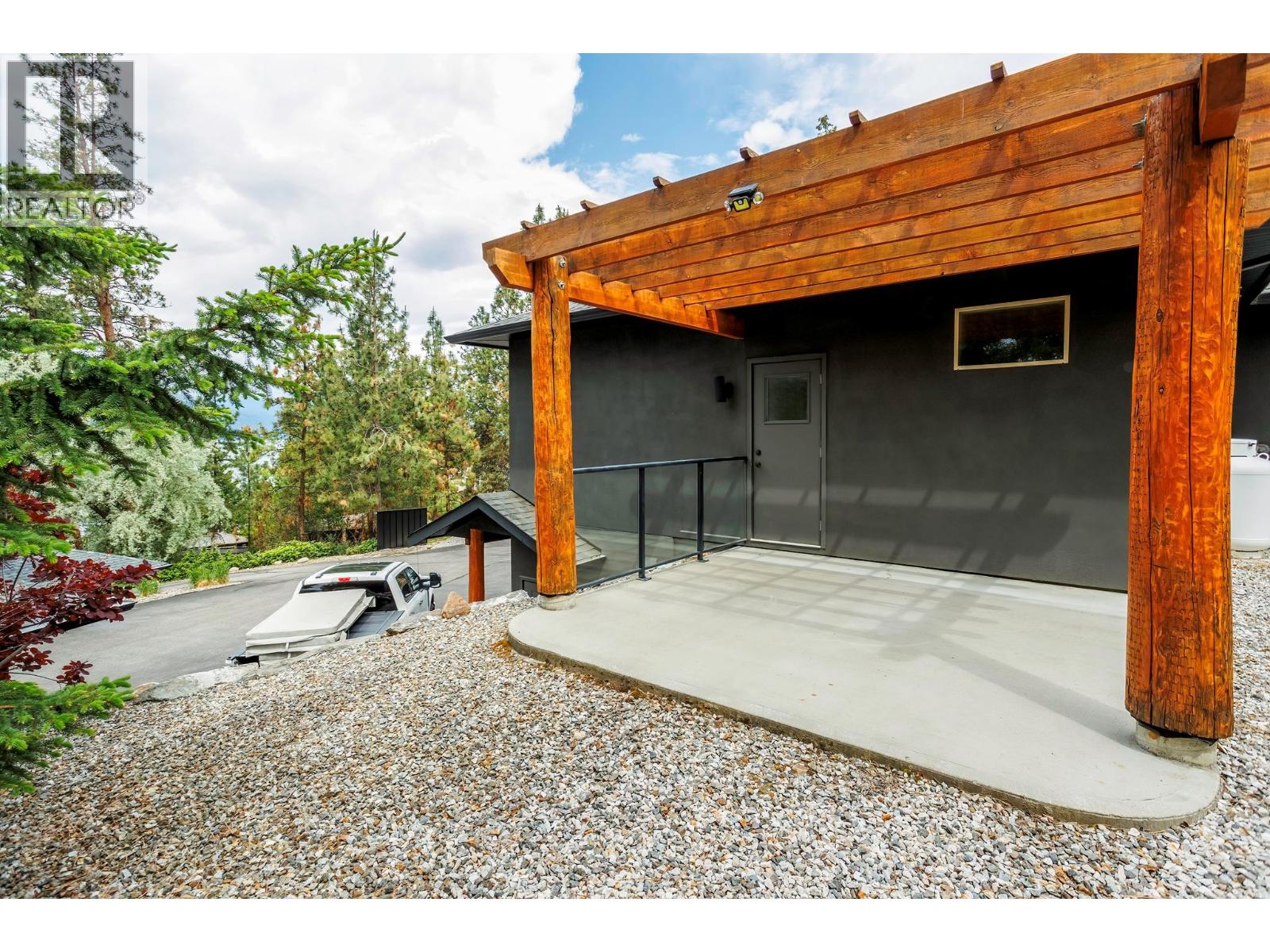 9887 Okanagan Centre Road W