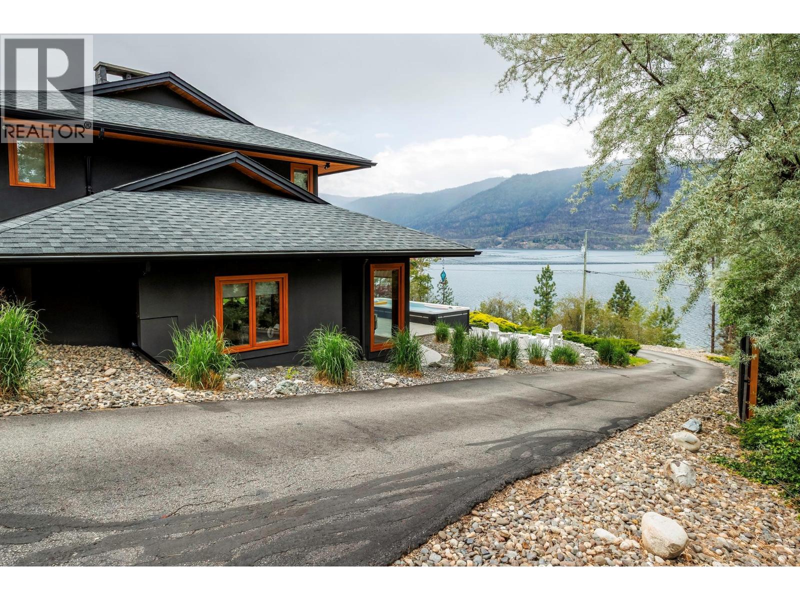 9887 Okanagan Centre Road W
