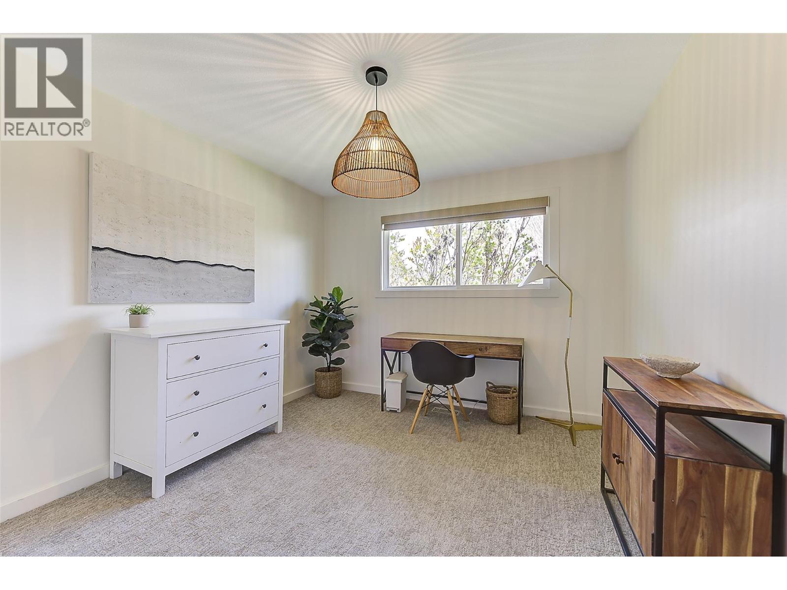 1520 Oakridge Road