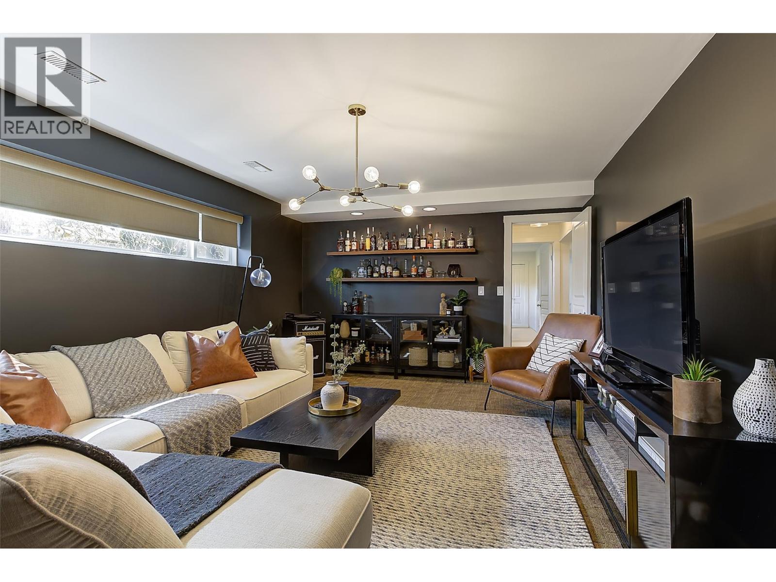 1520 Oakridge Road