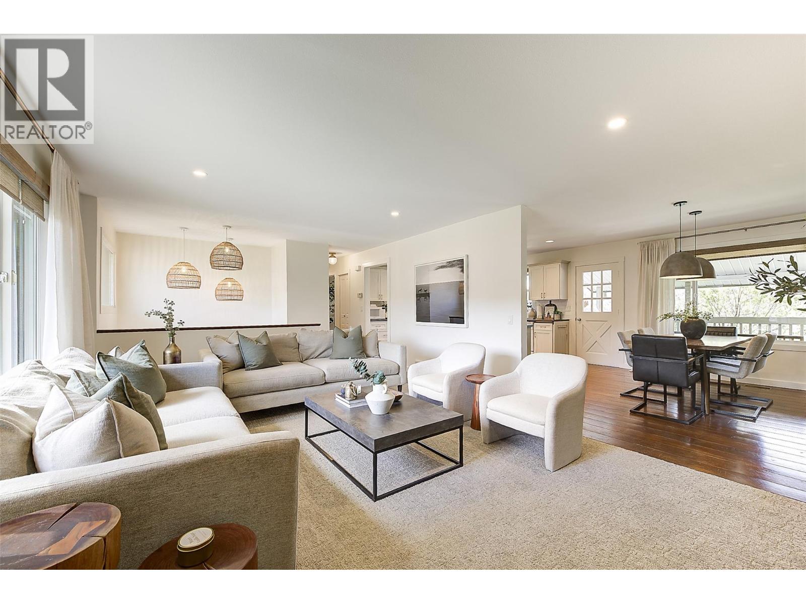 1520 Oakridge Road