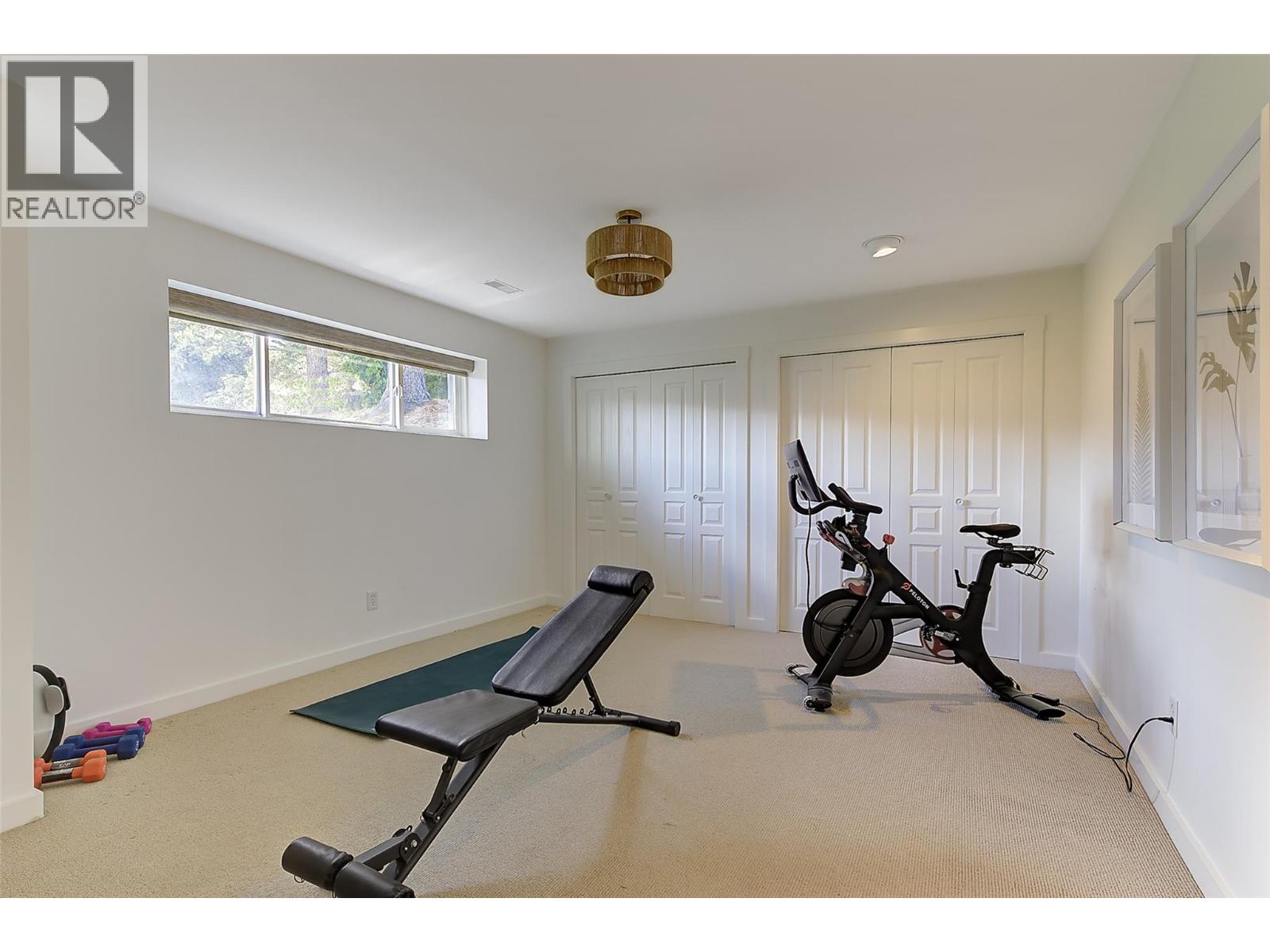 1520 Oakridge Road