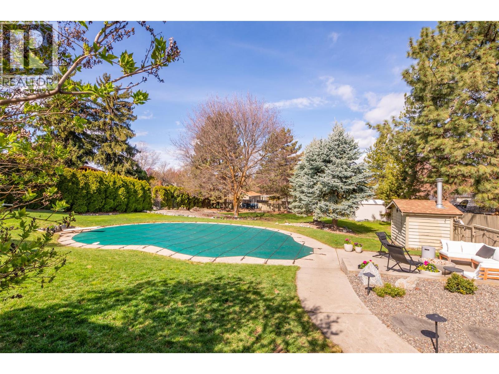 1520 Oakridge Road