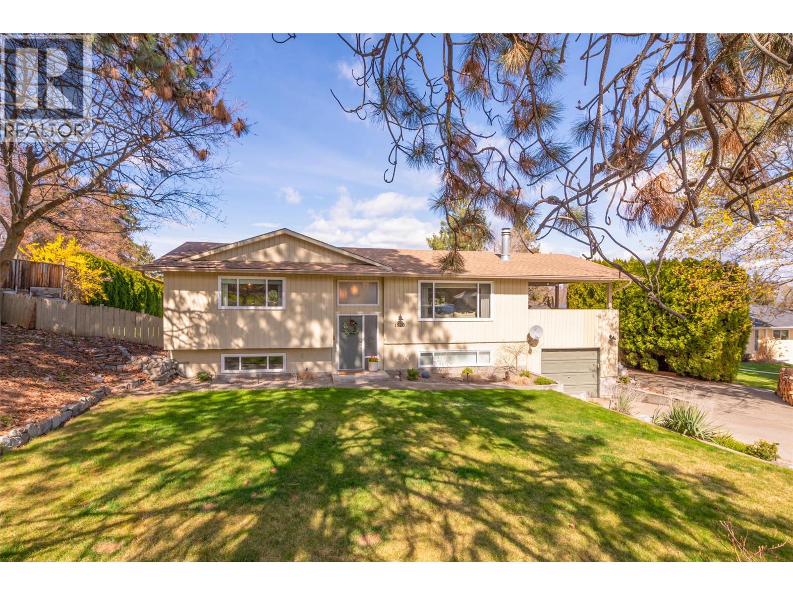 1520 Oakridge Road