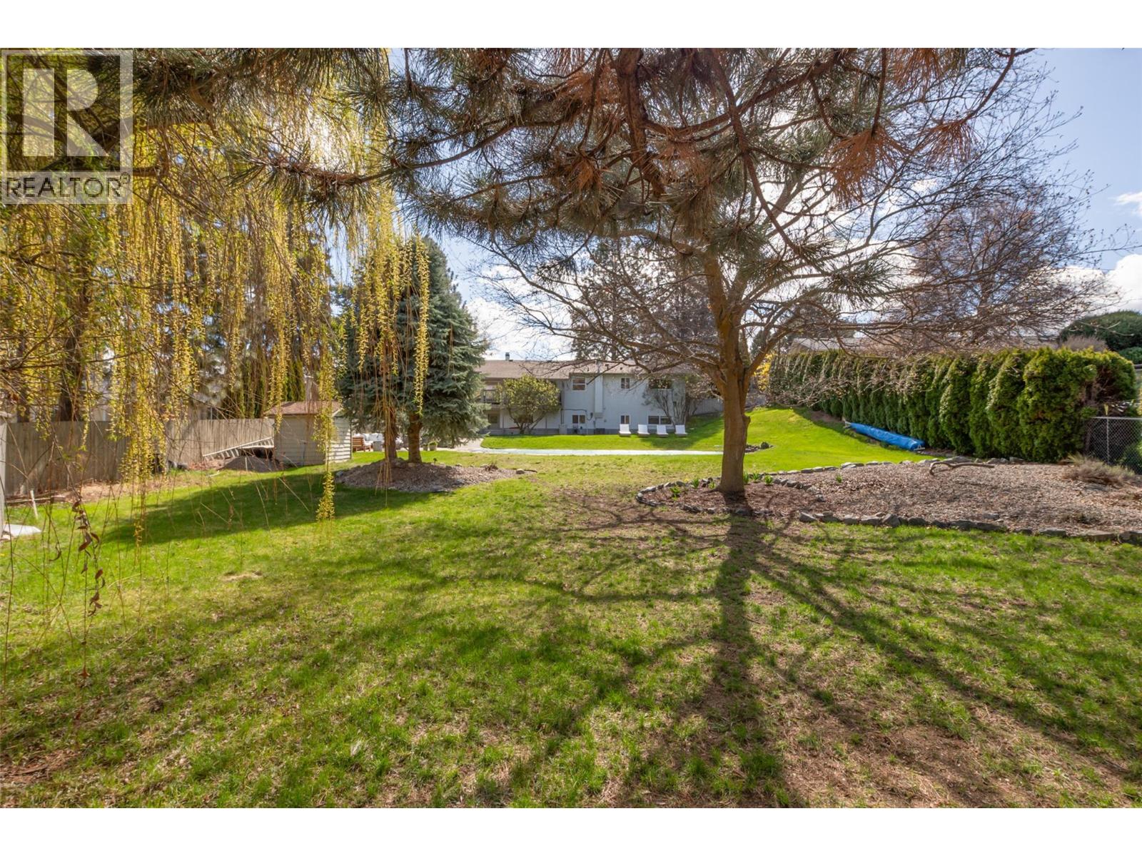 1520 Oakridge Road