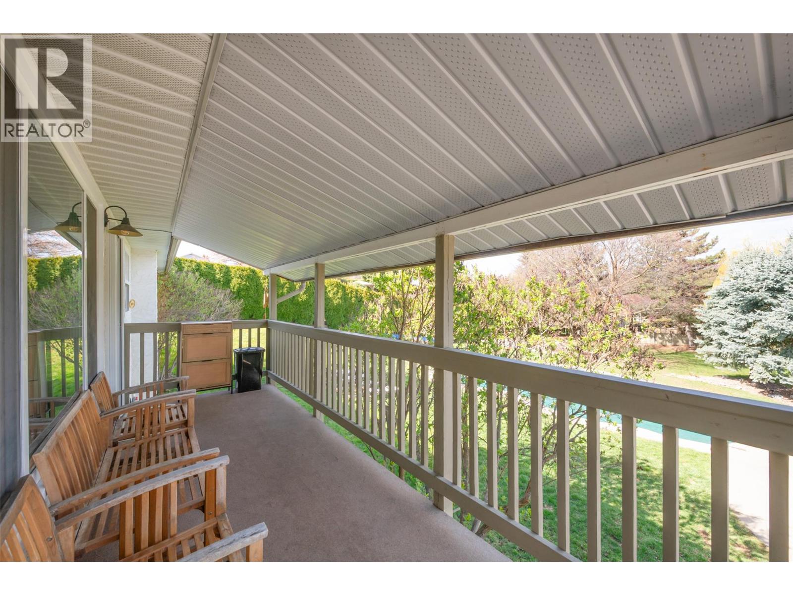 1520 Oakridge Road