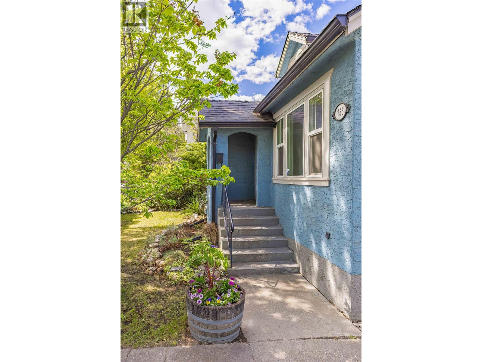 756 Stockwell Avenue