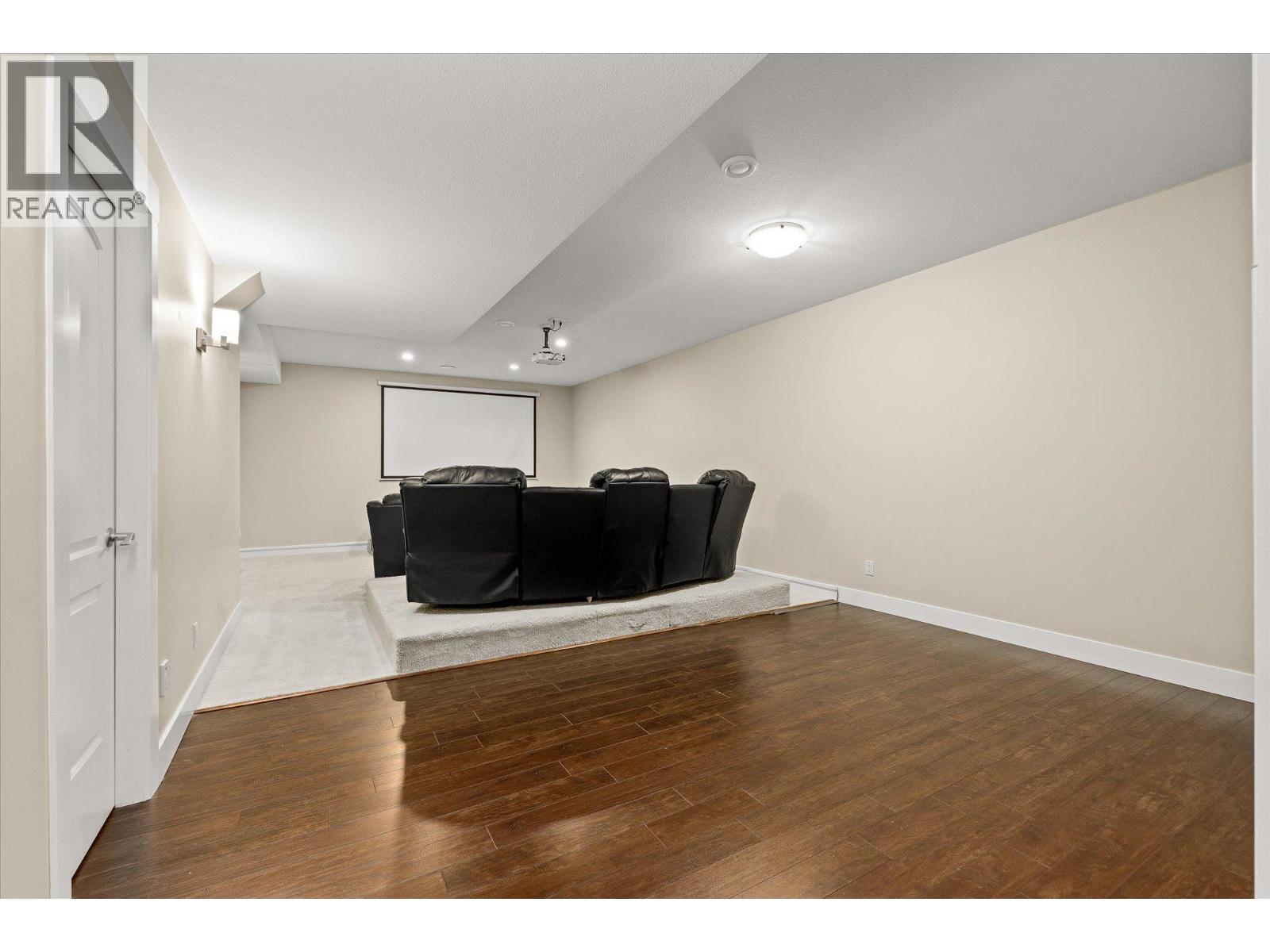 5027 France Court