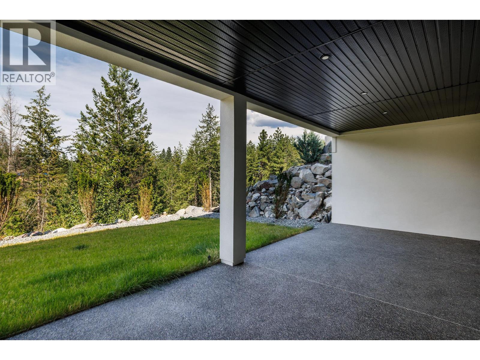 10274 Beacon Hill Drive