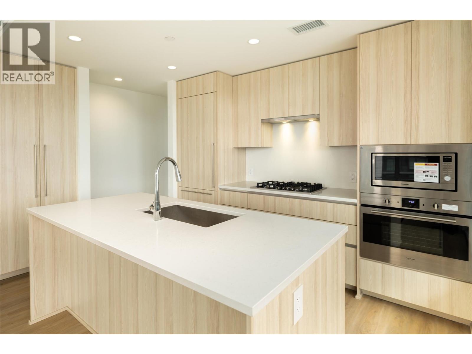 238 Leon Avenue Unit# 1602