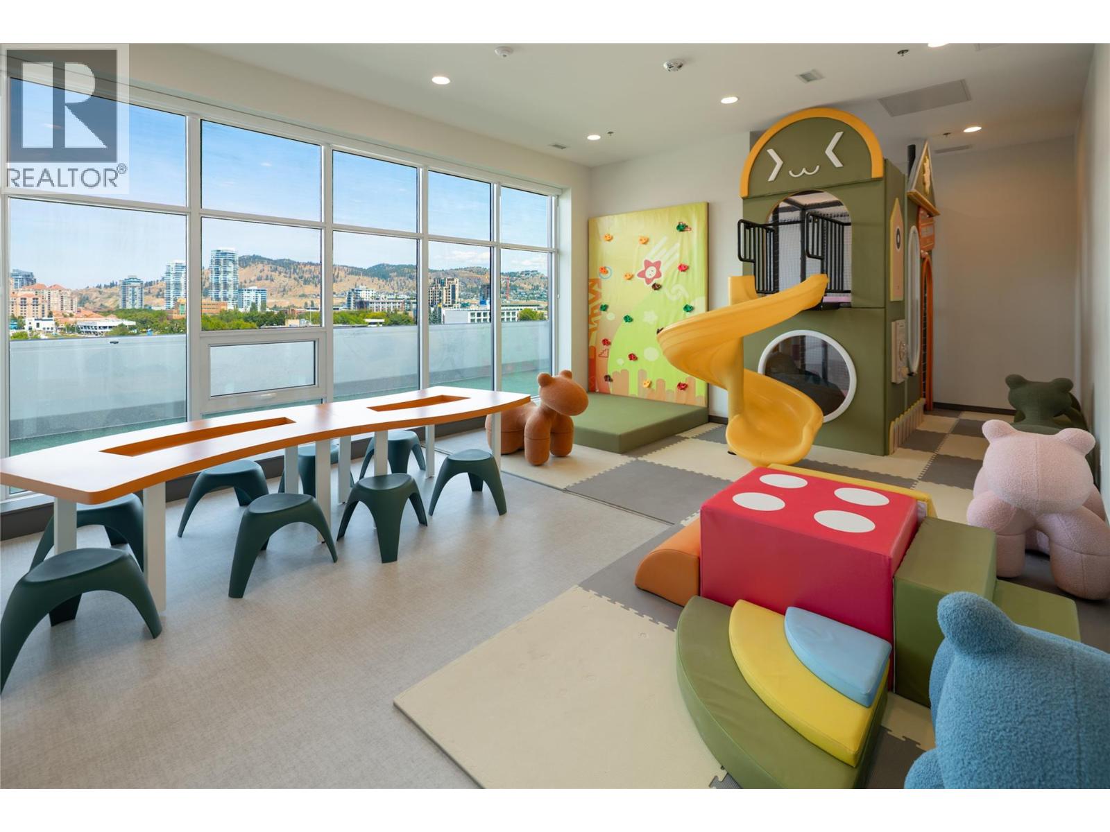 238 Leon Avenue Unit# 1602