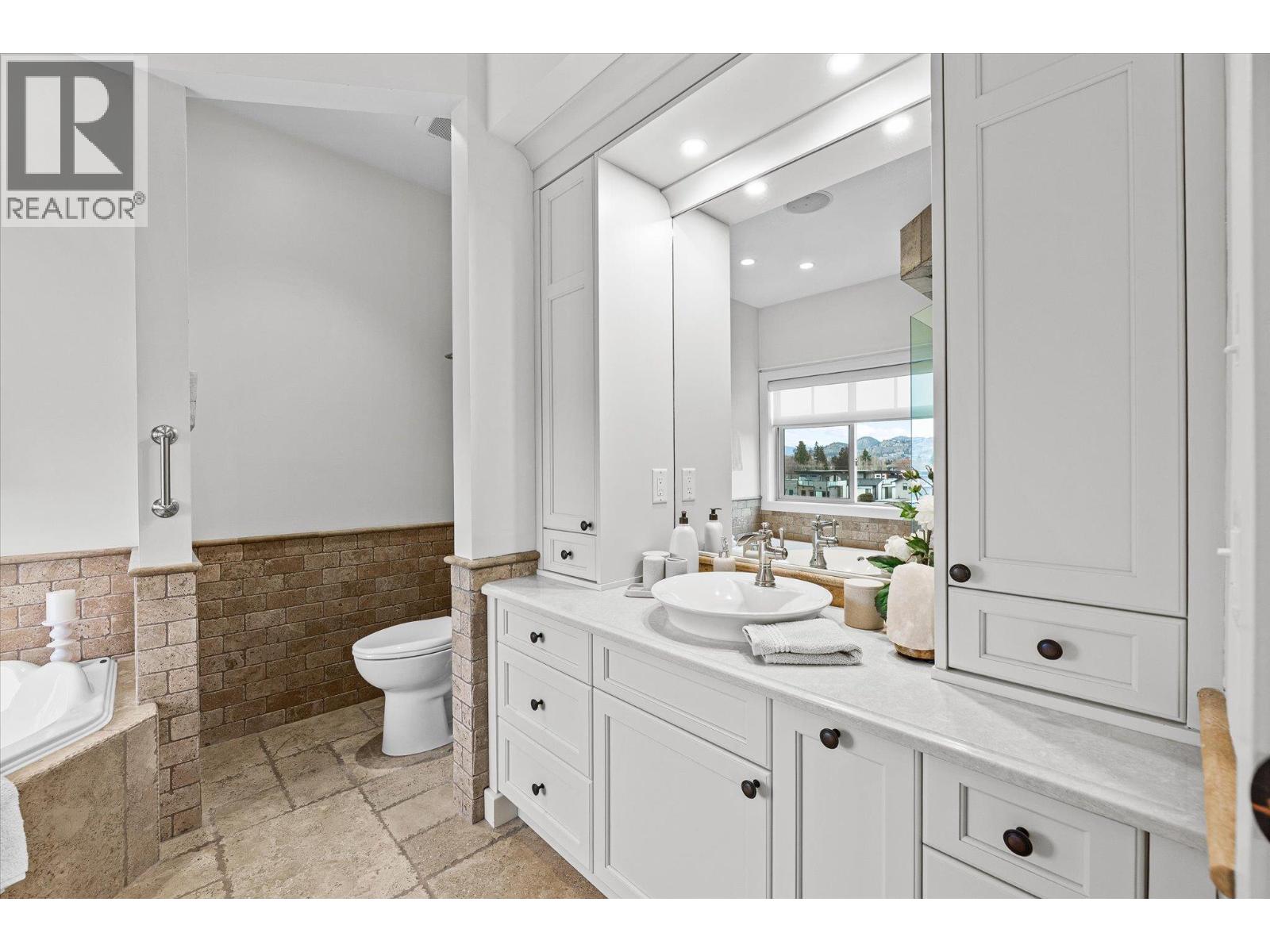 538 McKay Avenue Unit# 401