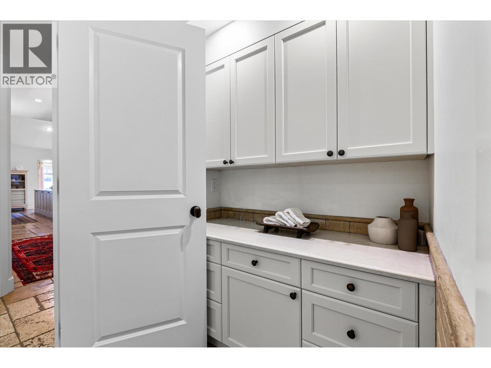 538 McKay Avenue Unit# 401