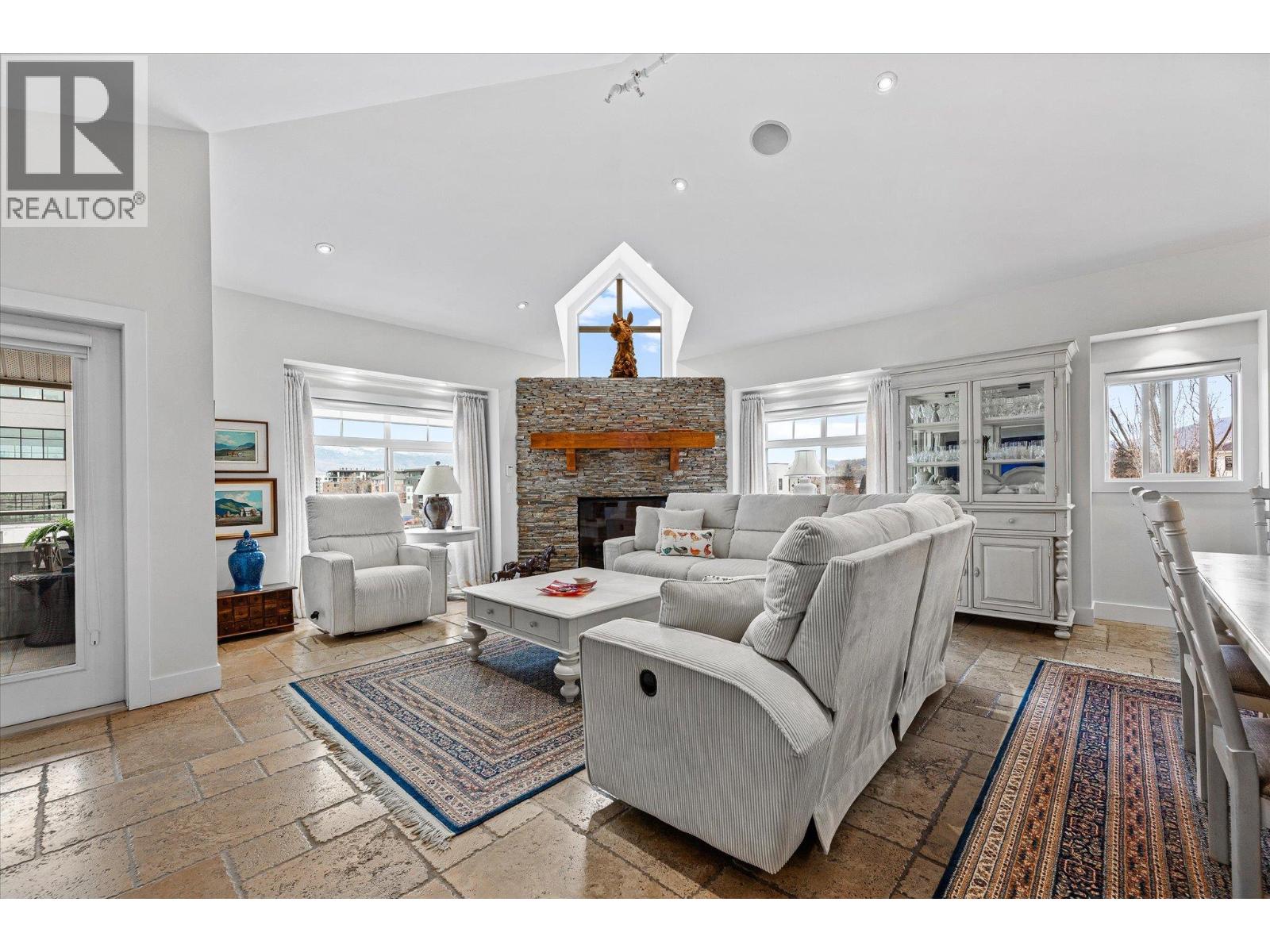 538 McKay Avenue Unit# 401