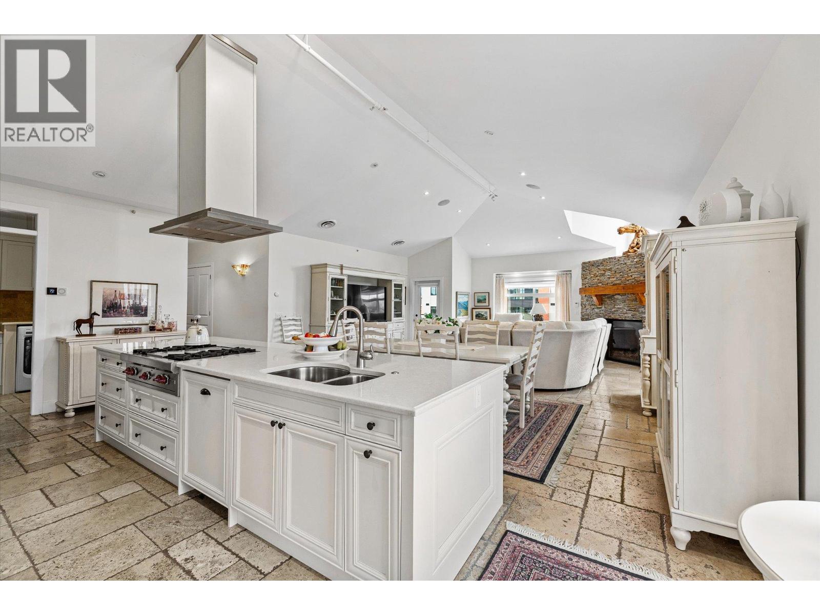 538 McKay Avenue Unit# 401