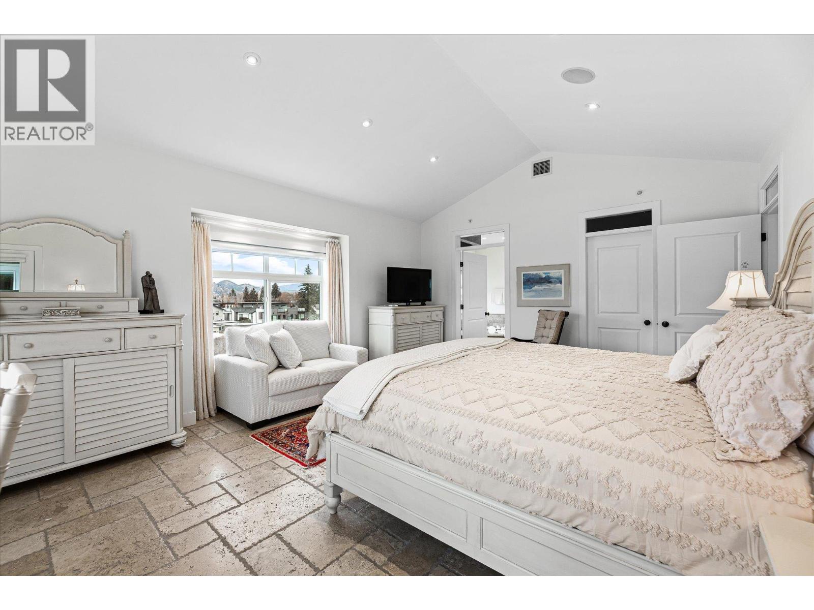 538 McKay Avenue Unit# 401