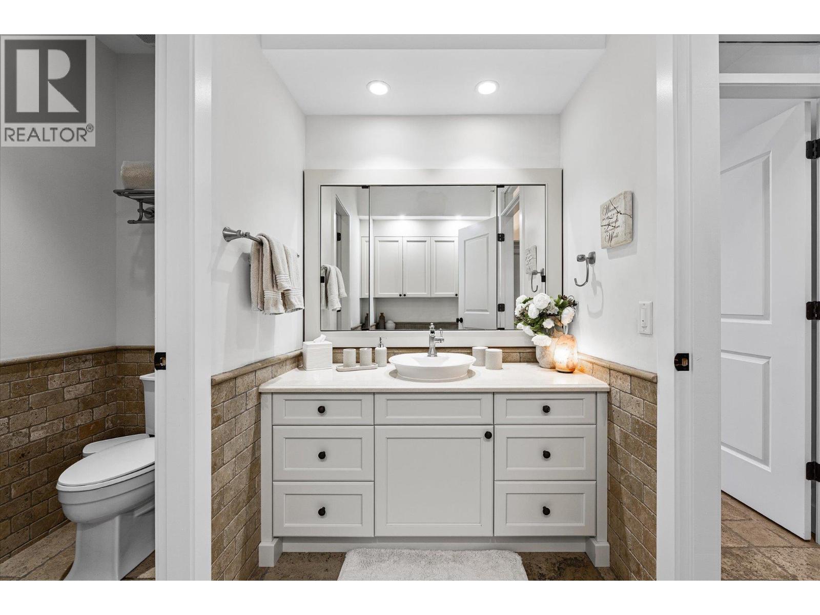 538 McKay Avenue Unit# 401