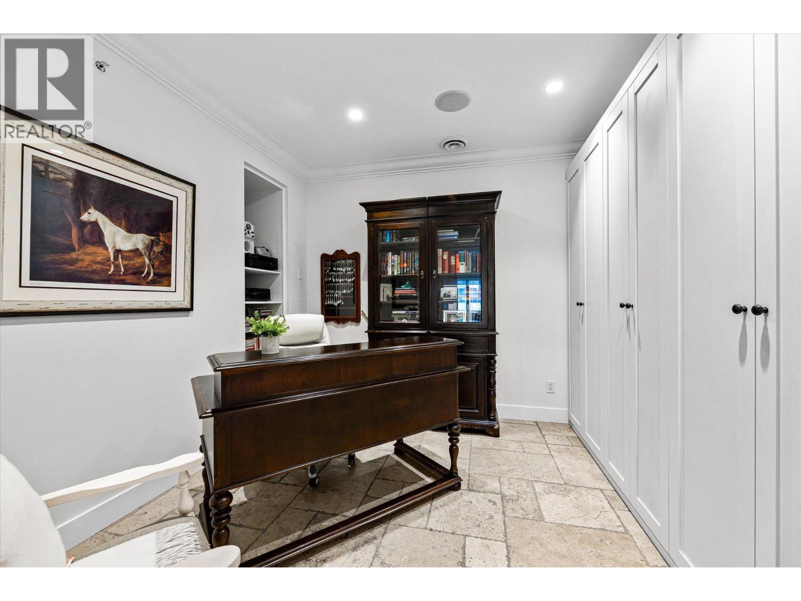 538 McKay Avenue Unit# 401
