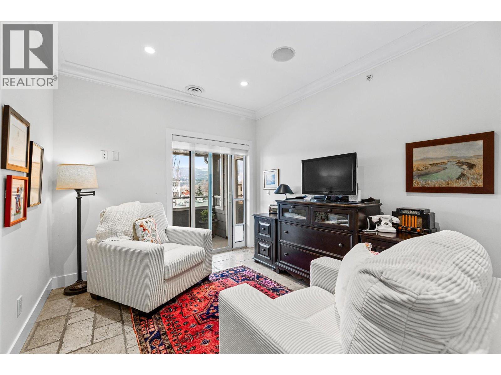 538 McKay Avenue Unit# 401