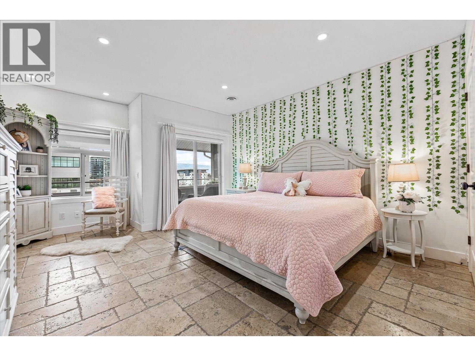538 McKay Avenue Unit# 401