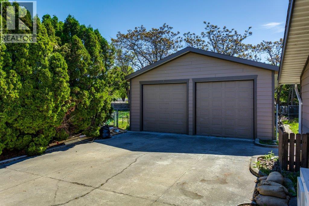 2559 Benvoulin Road