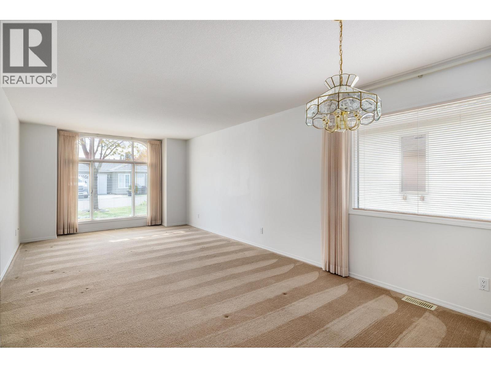 615 GLENMEADOWS Road Unit# 29