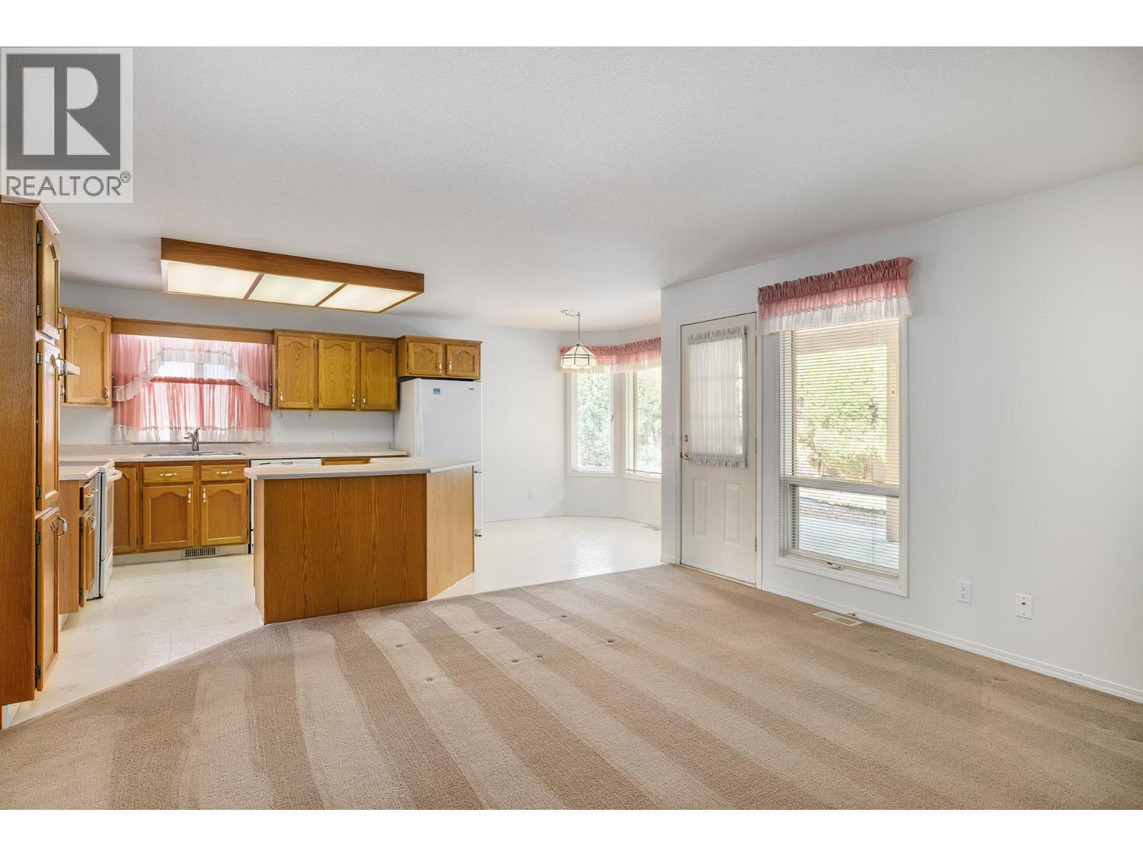 615 GLENMEADOWS Road Unit# 29