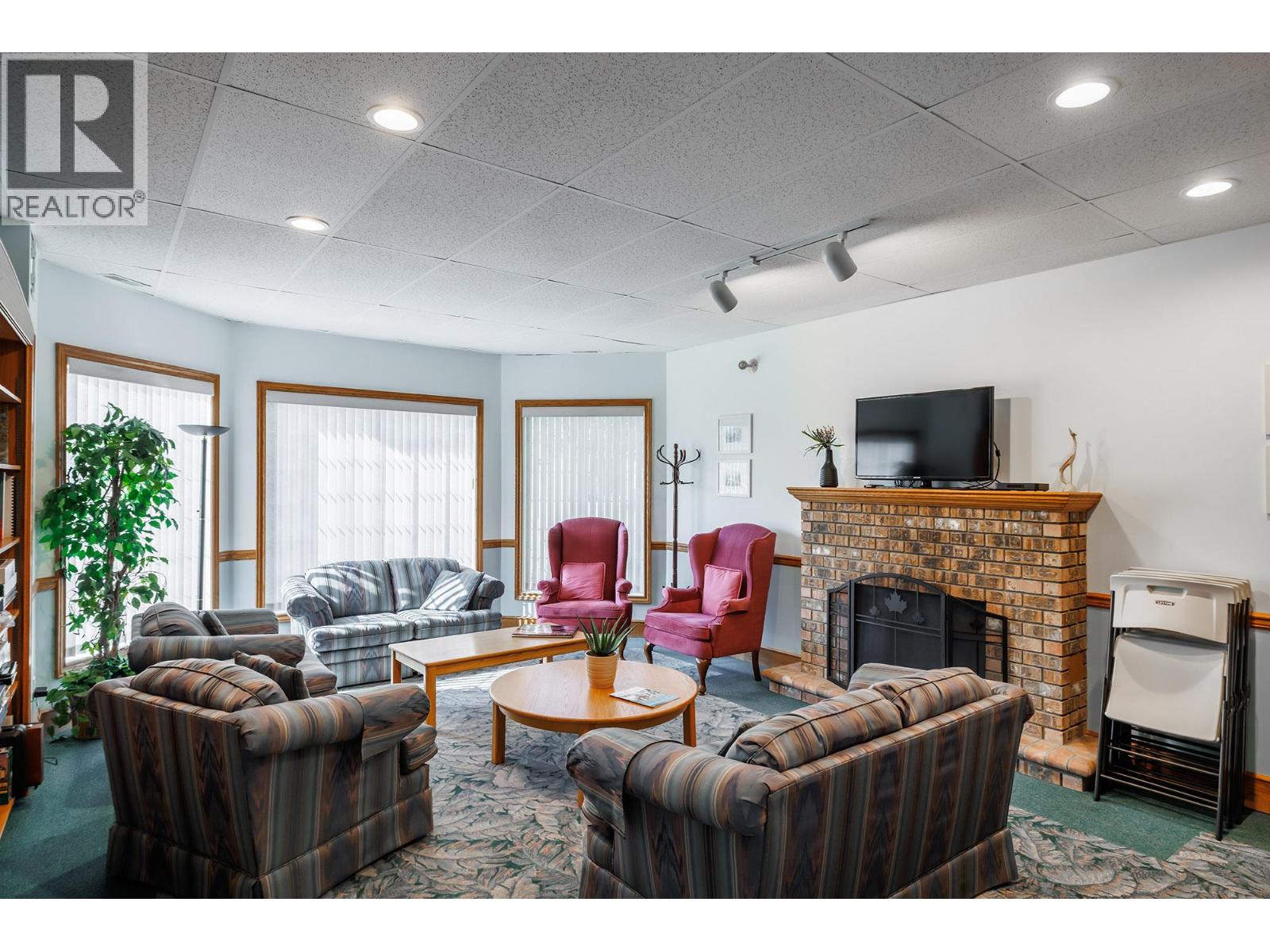 615 GLENMEADOWS Road Unit# 29