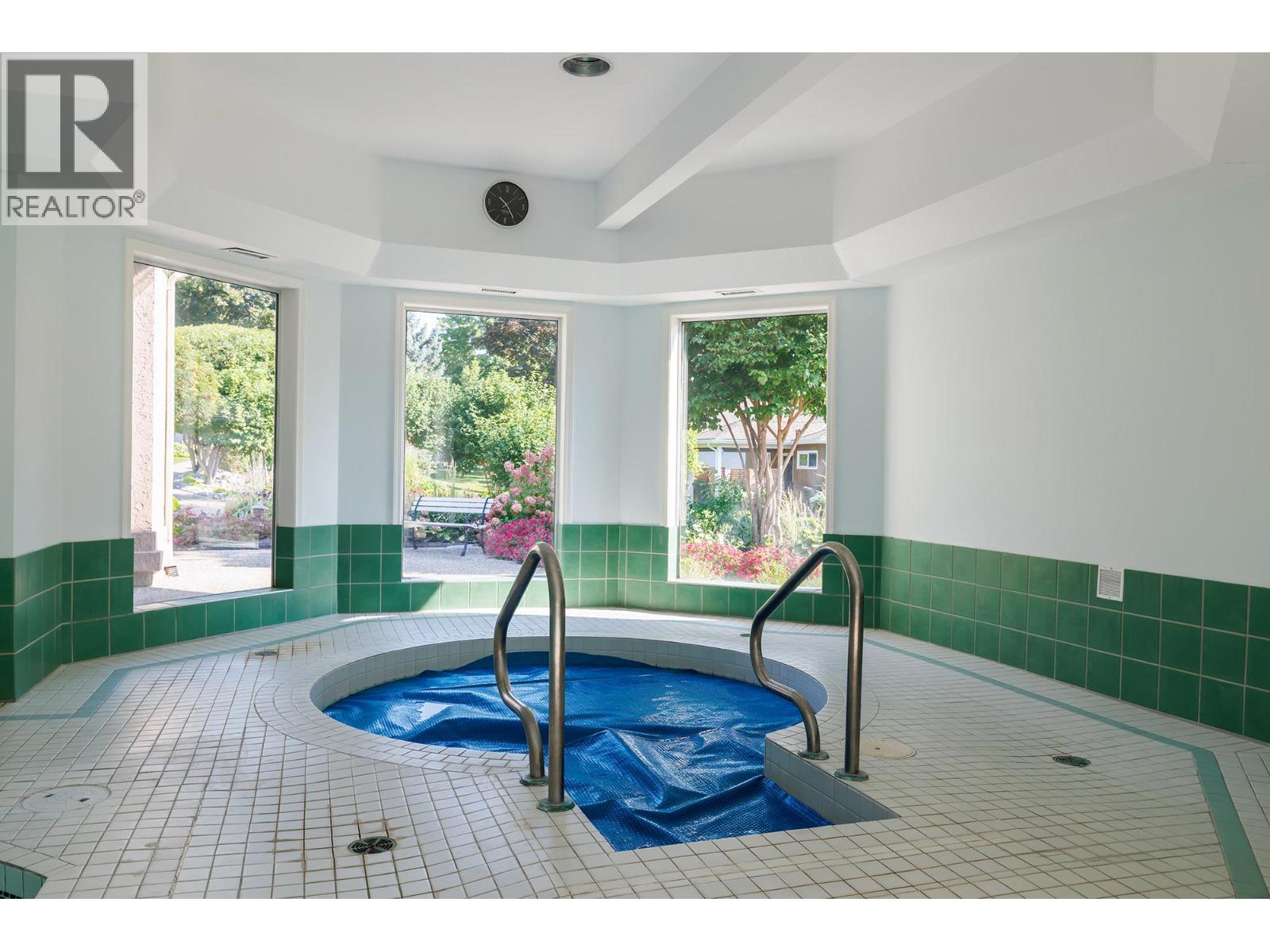 615 GLENMEADOWS Road Unit# 29