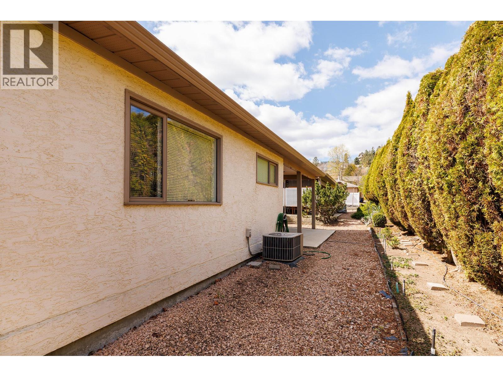 615 GLENMEADOWS Road Unit# 29