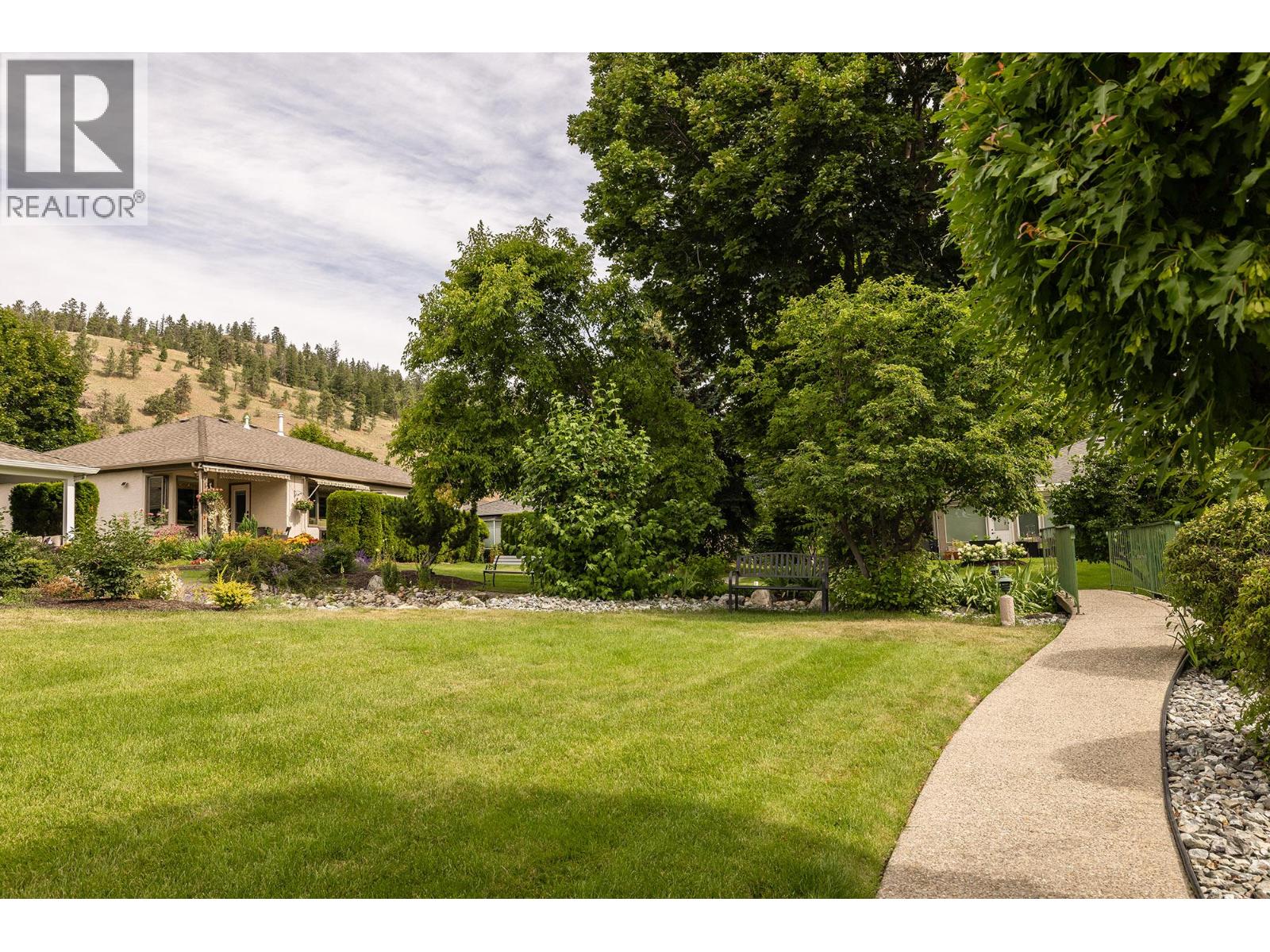 615 GLENMEADOWS Road Unit# 29