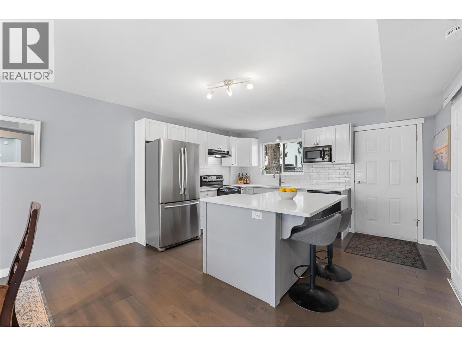 482 Snowsell Street N