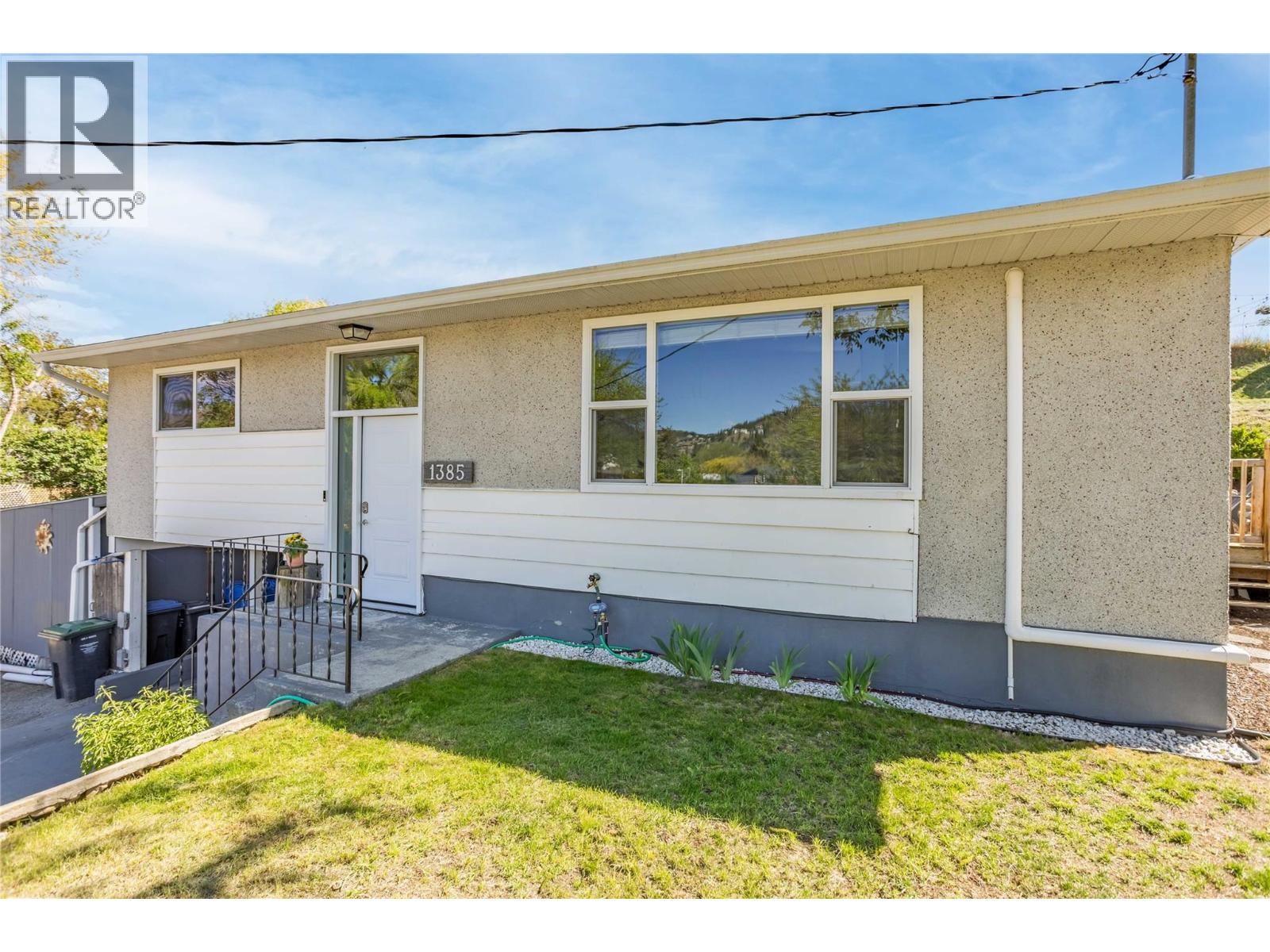 1385 Orchard Drive