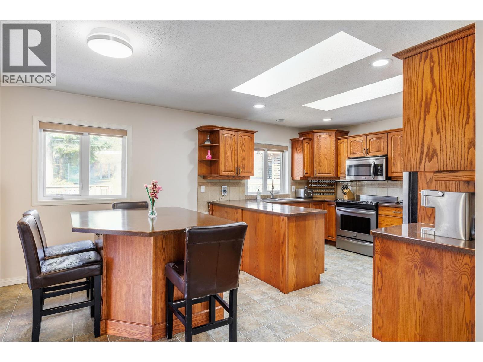 7992 Falcon Ridge Crescent