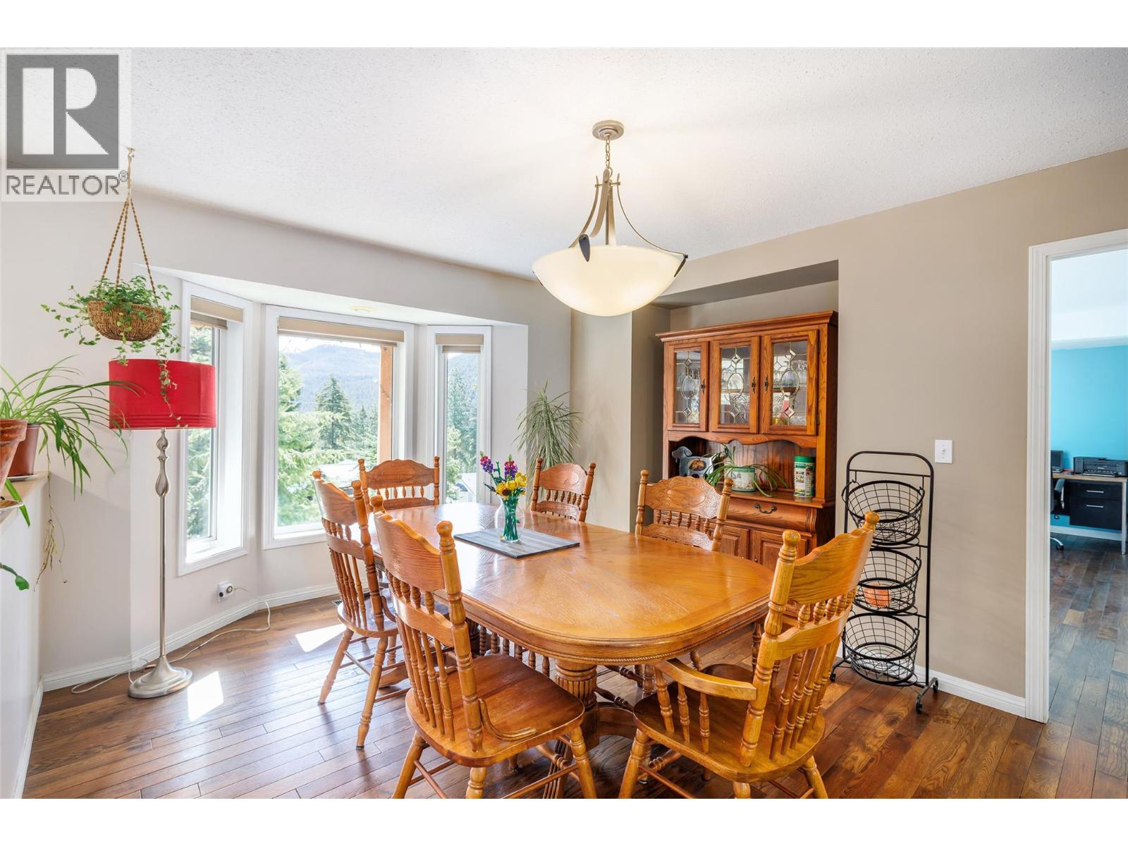 7992 Falcon Ridge Crescent