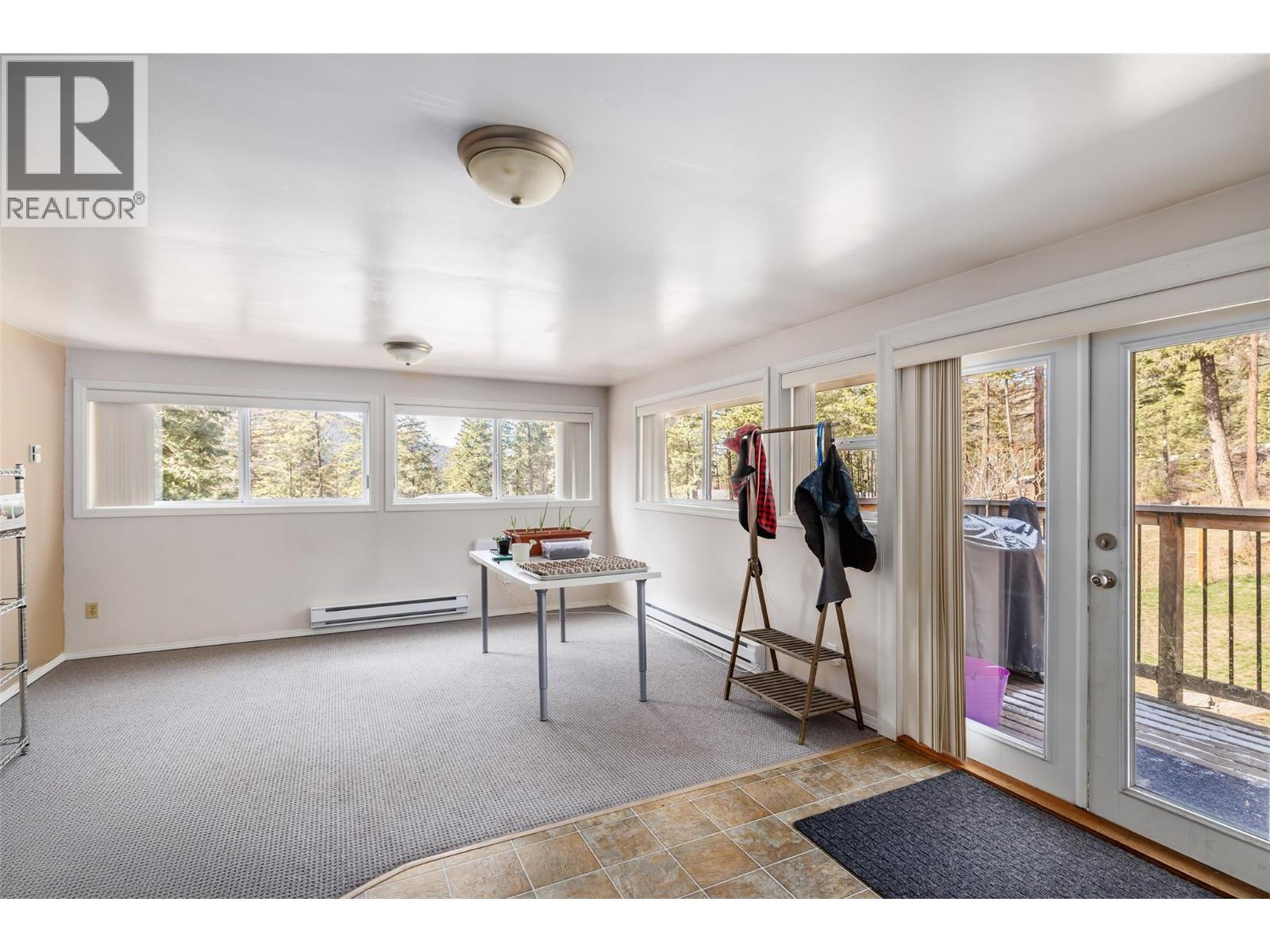 7992 Falcon Ridge Crescent