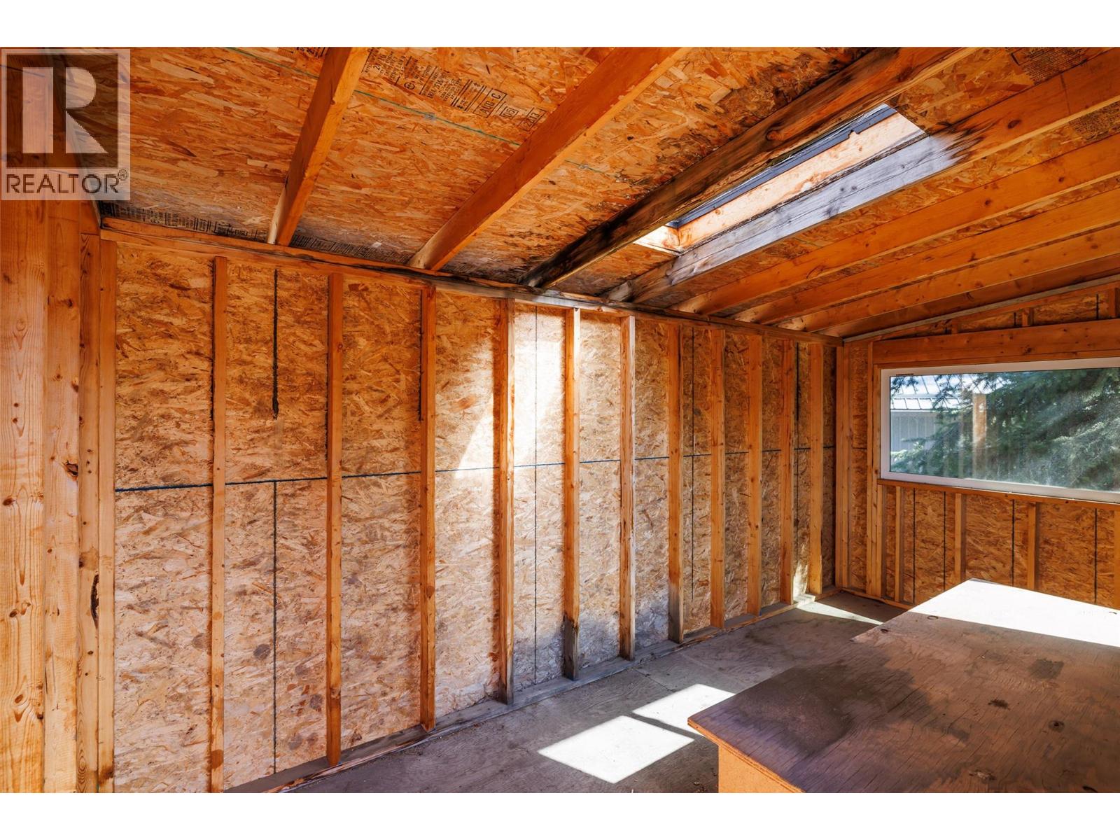 7992 Falcon Ridge Crescent