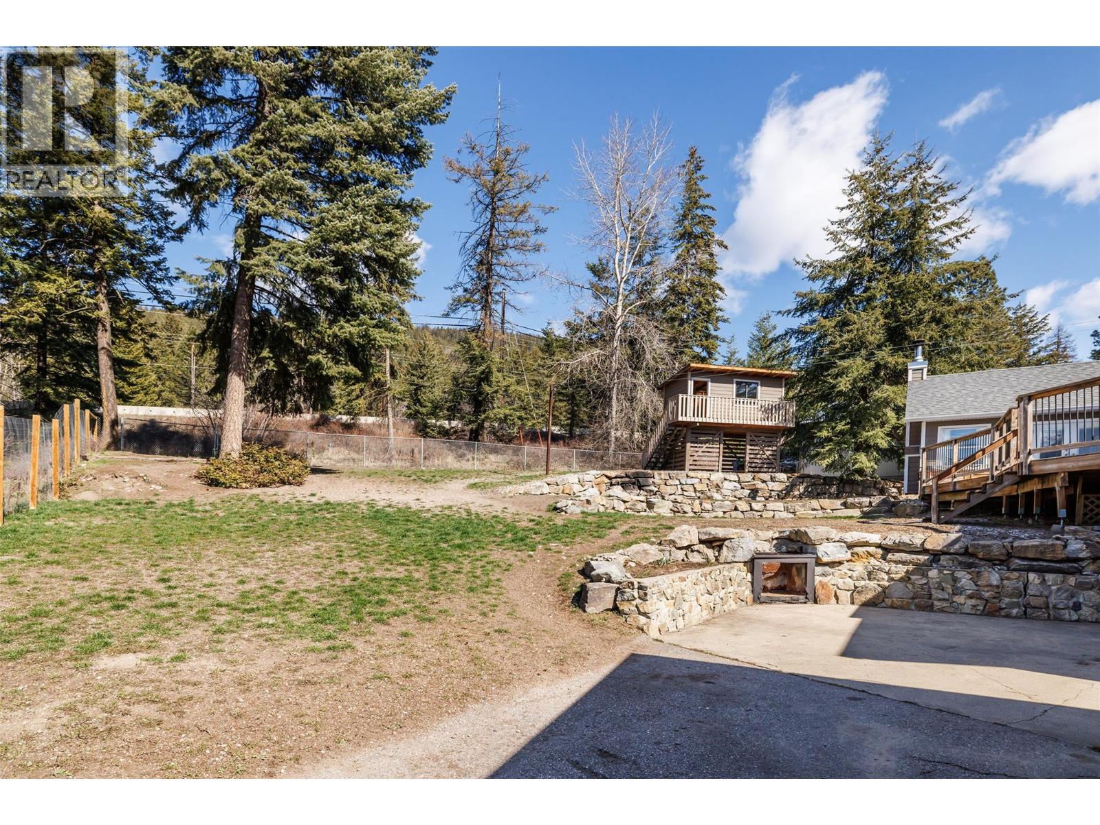 7992 Falcon Ridge Crescent