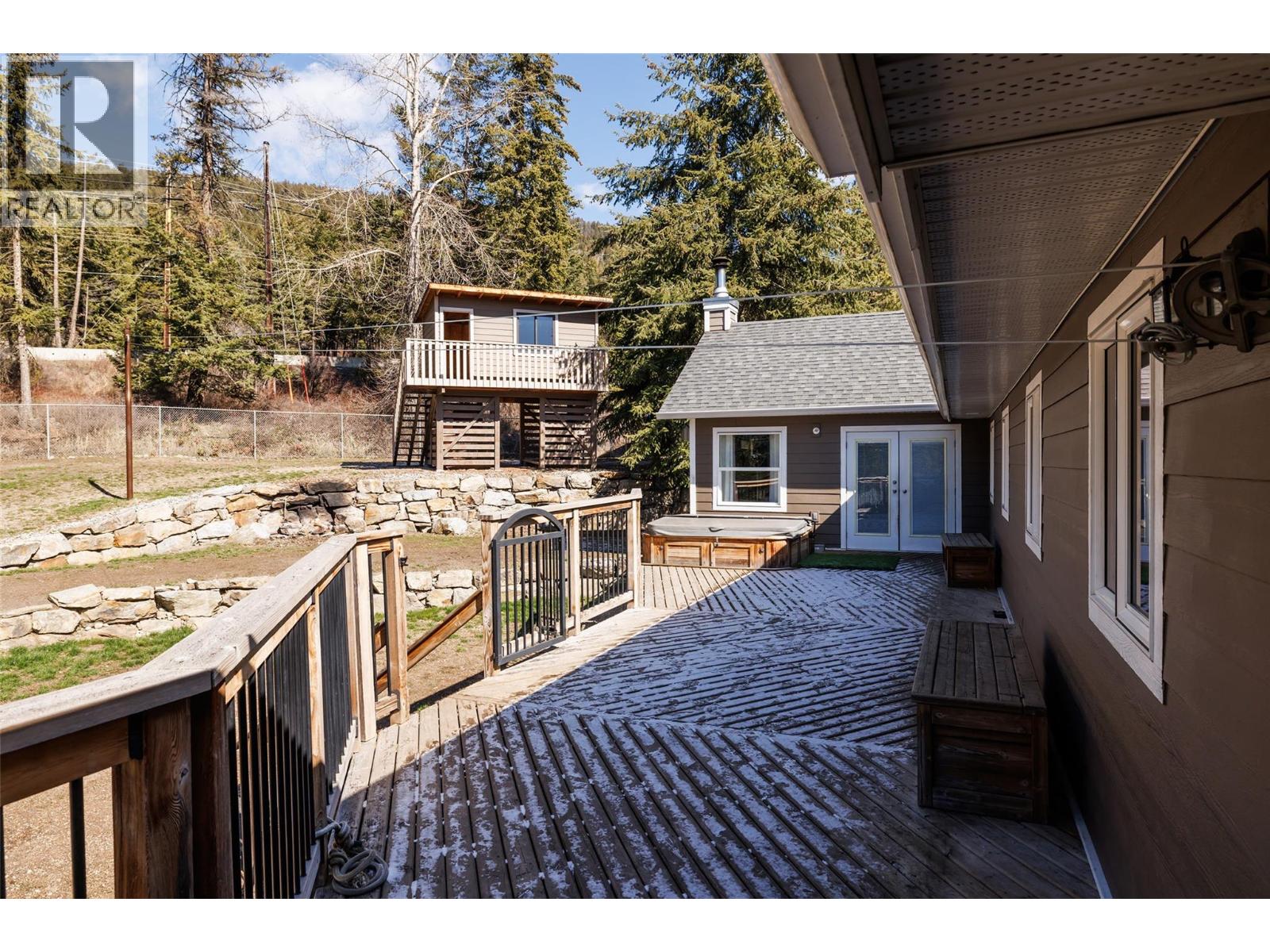7992 Falcon Ridge Crescent