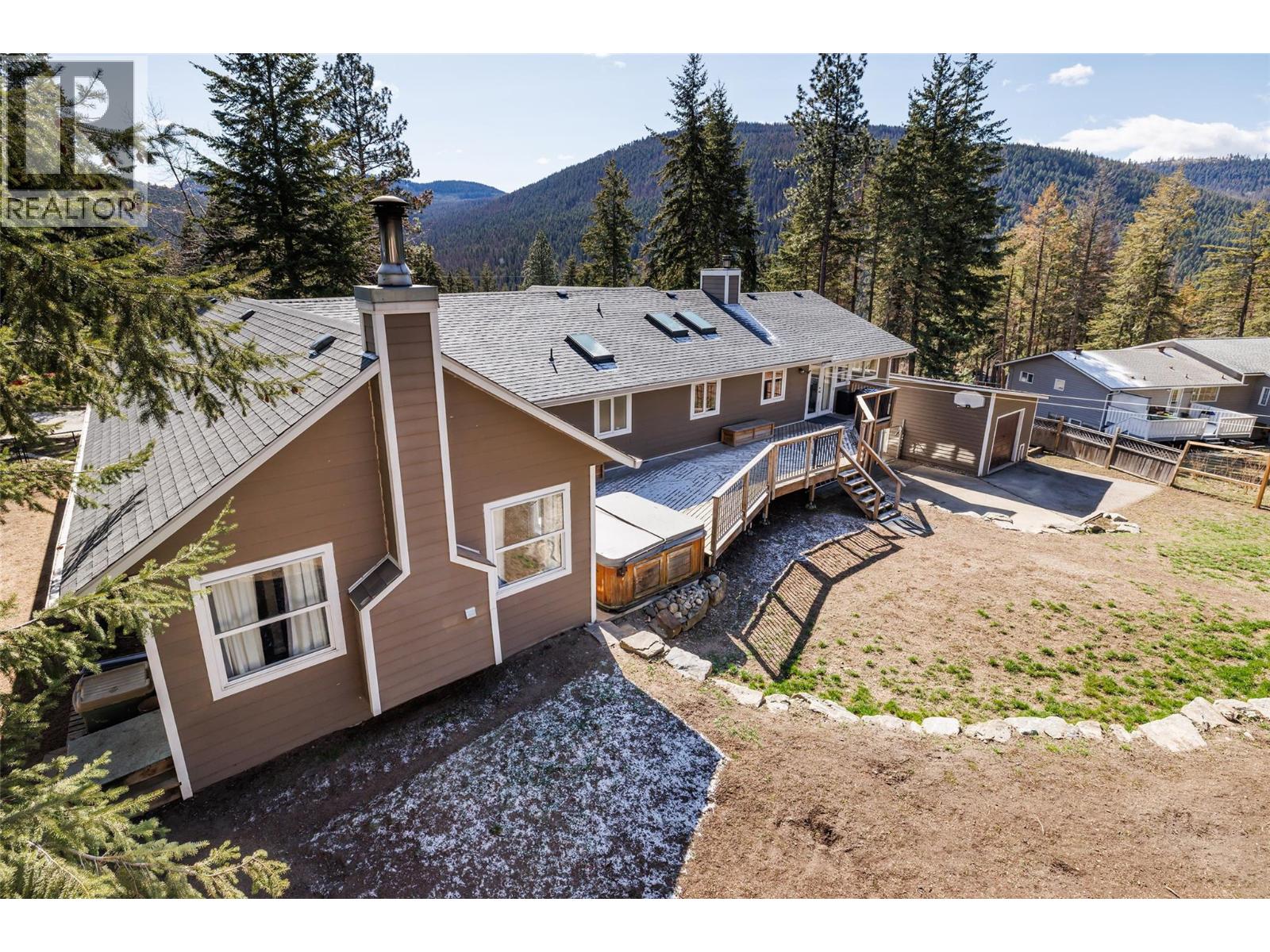 7992 Falcon Ridge Crescent
