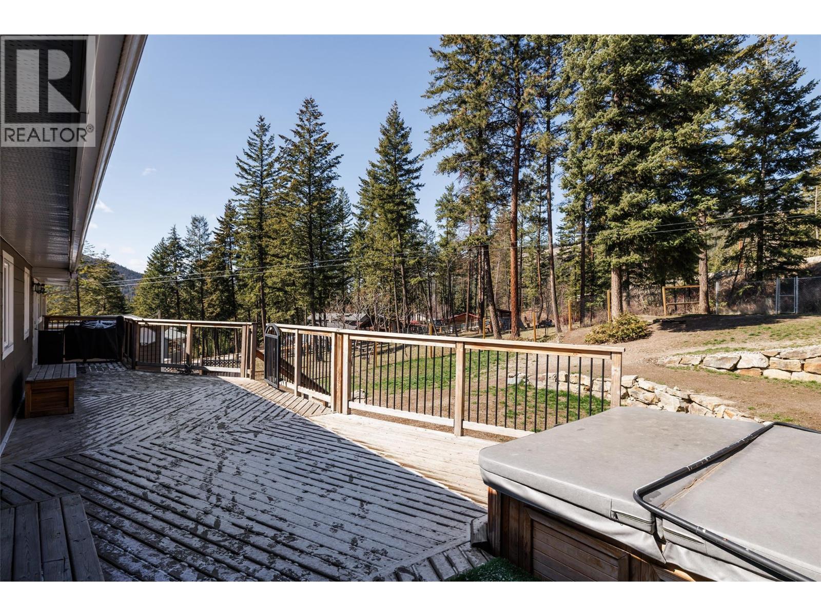 7992 Falcon Ridge Crescent