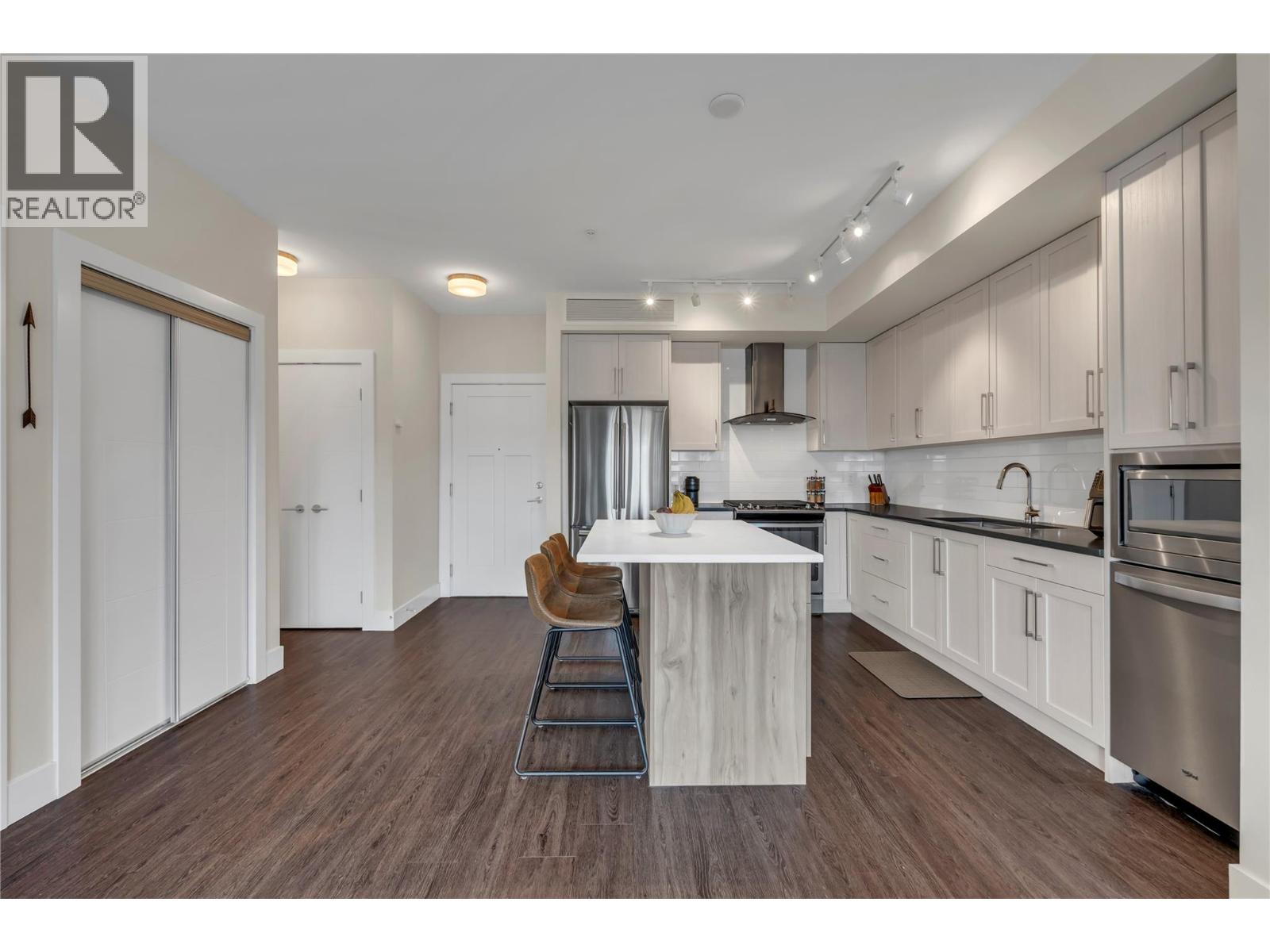 4380 Lakeshore Road Unit# 210