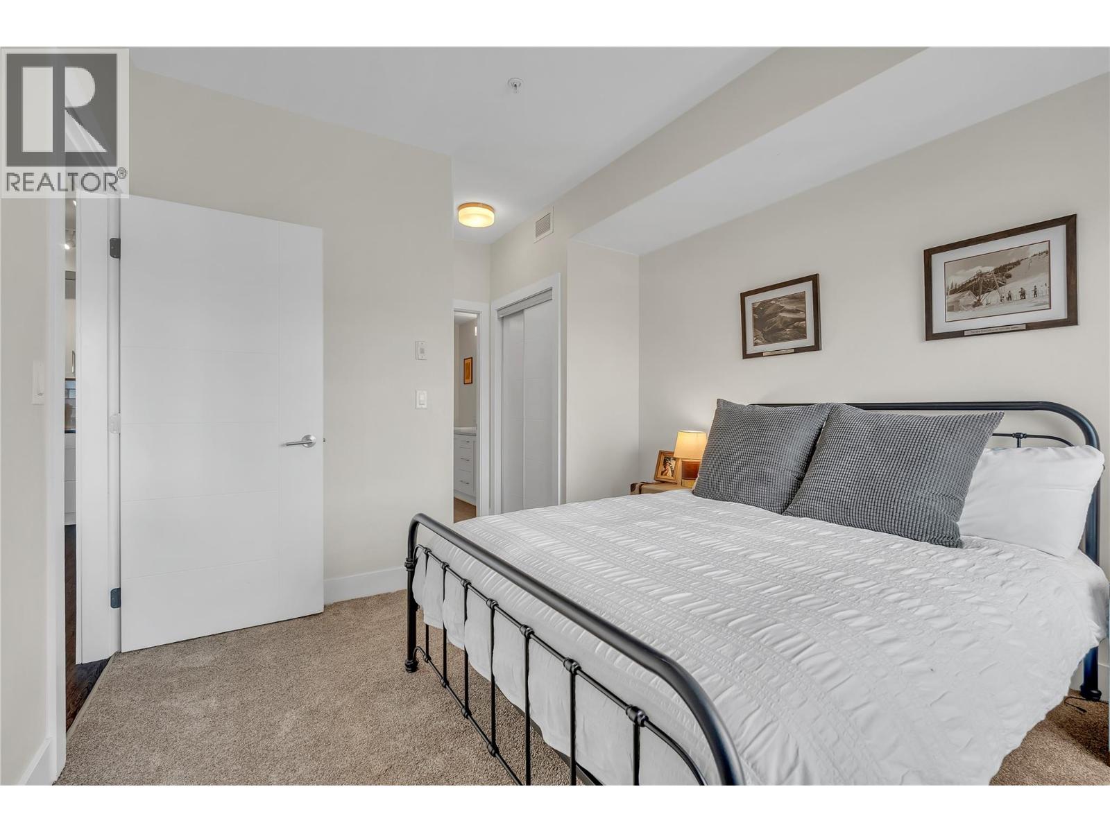 4380 Lakeshore Road Unit# 210