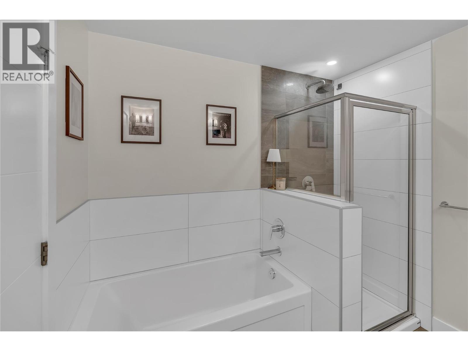 4380 Lakeshore Road Unit# 210