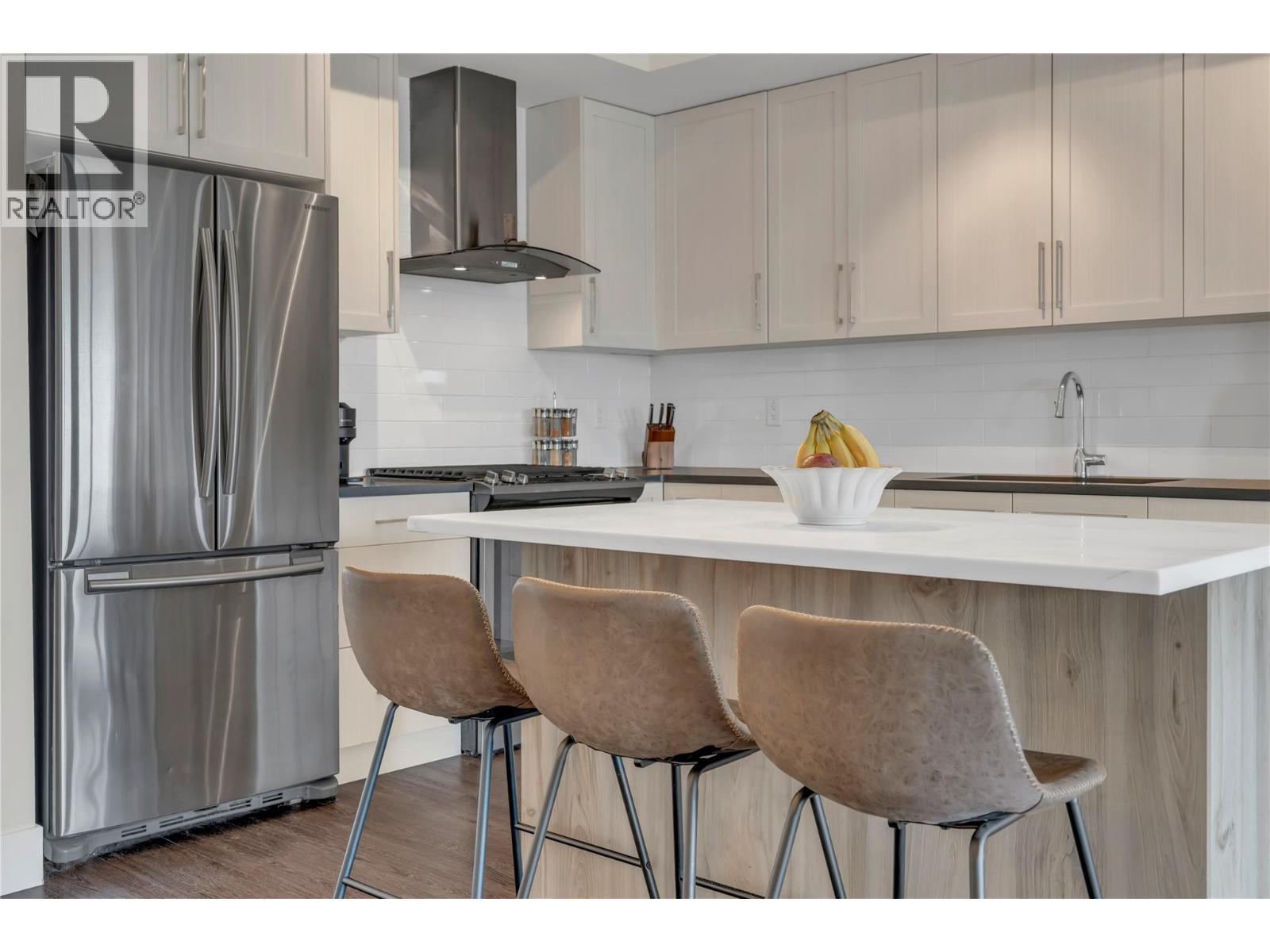 4380 Lakeshore Road Unit# 210