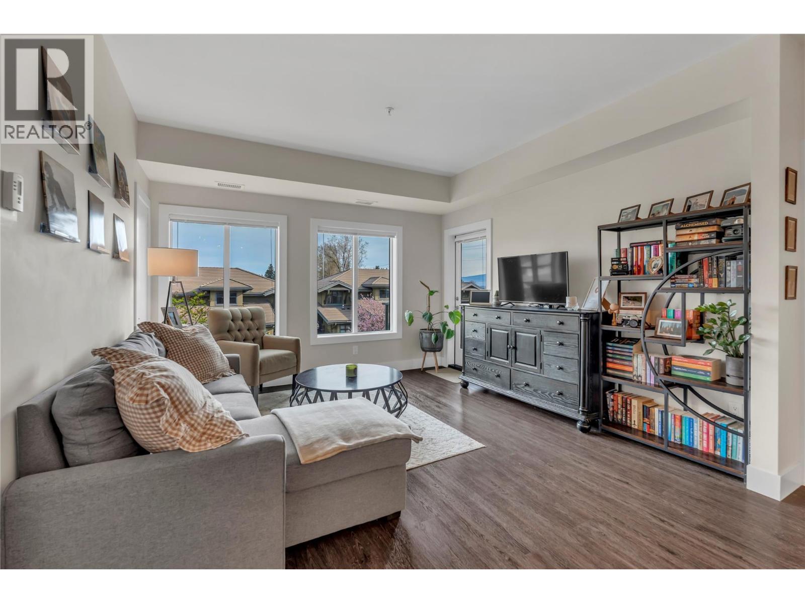 4380 Lakeshore Road Unit# 210