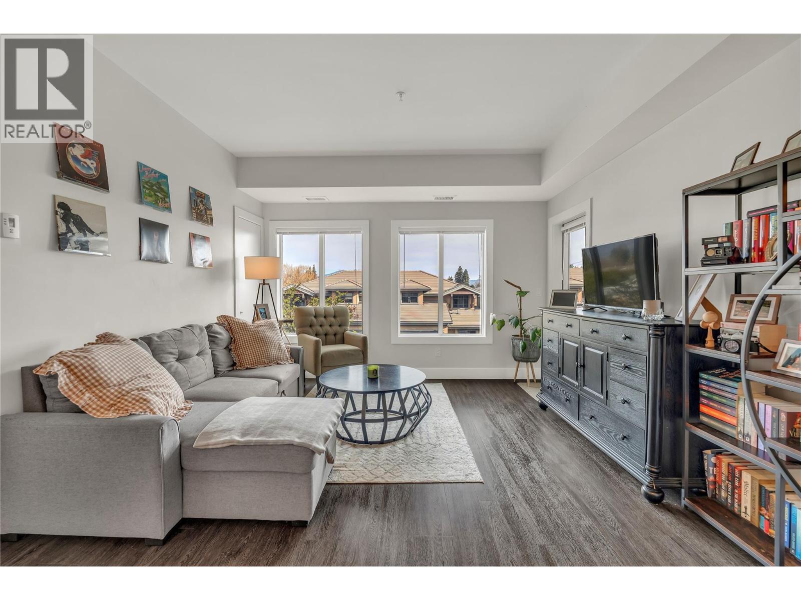 4380 Lakeshore Road Unit# 210