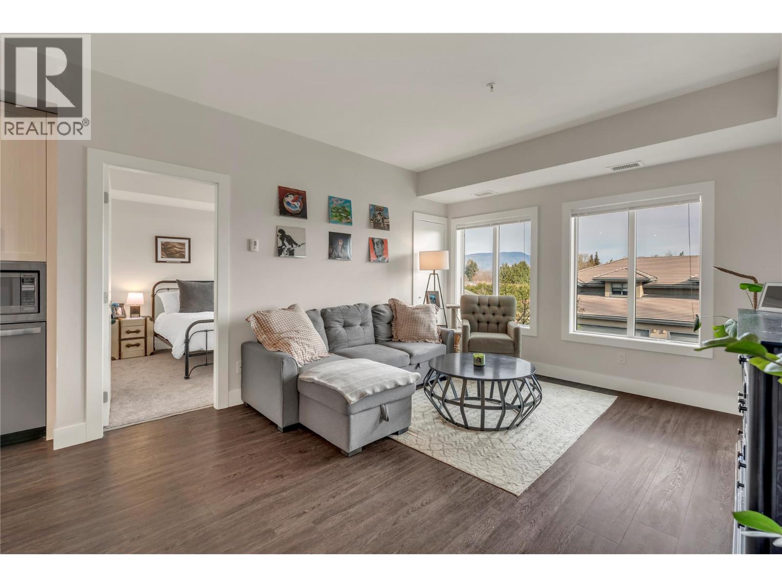 4380 Lakeshore Road Unit# 210