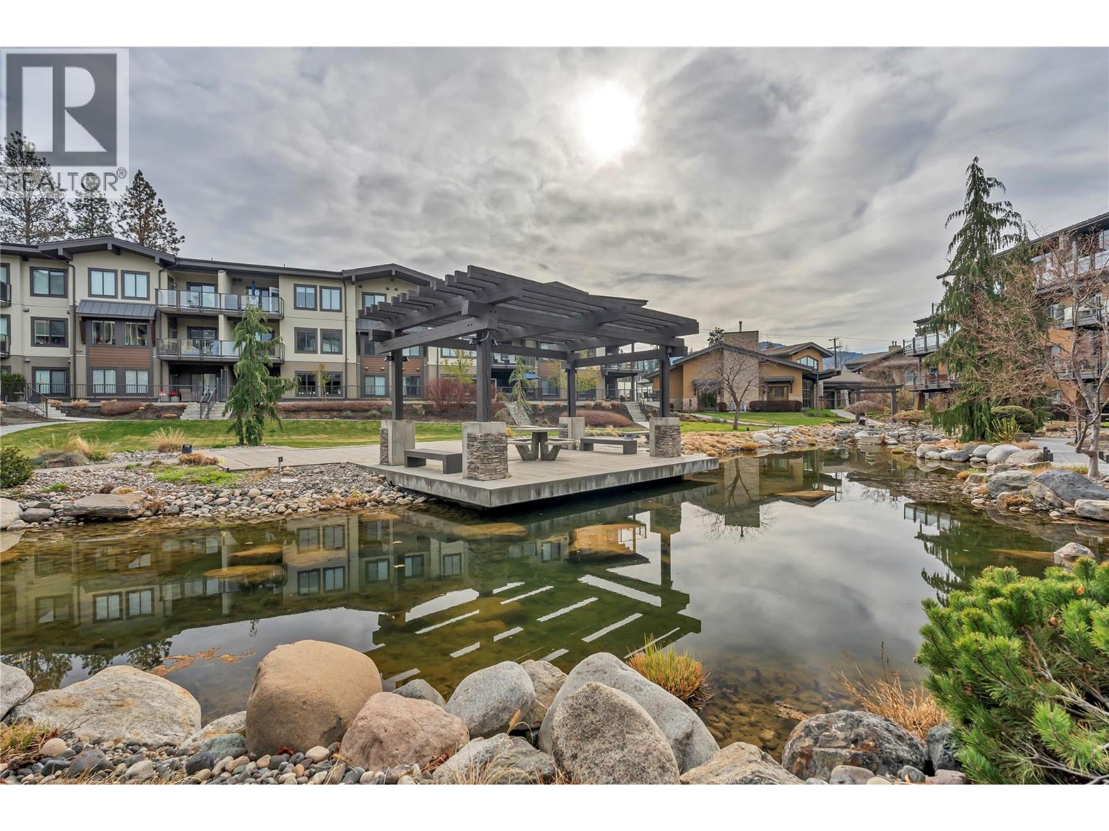 4380 Lakeshore Road Unit# 210